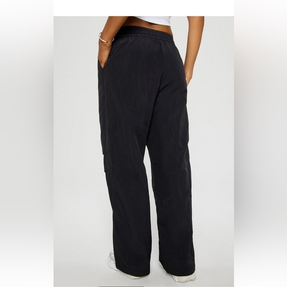 Fabletics Woven Crinkle Pant sz L NEW! - Picture 2 of 12